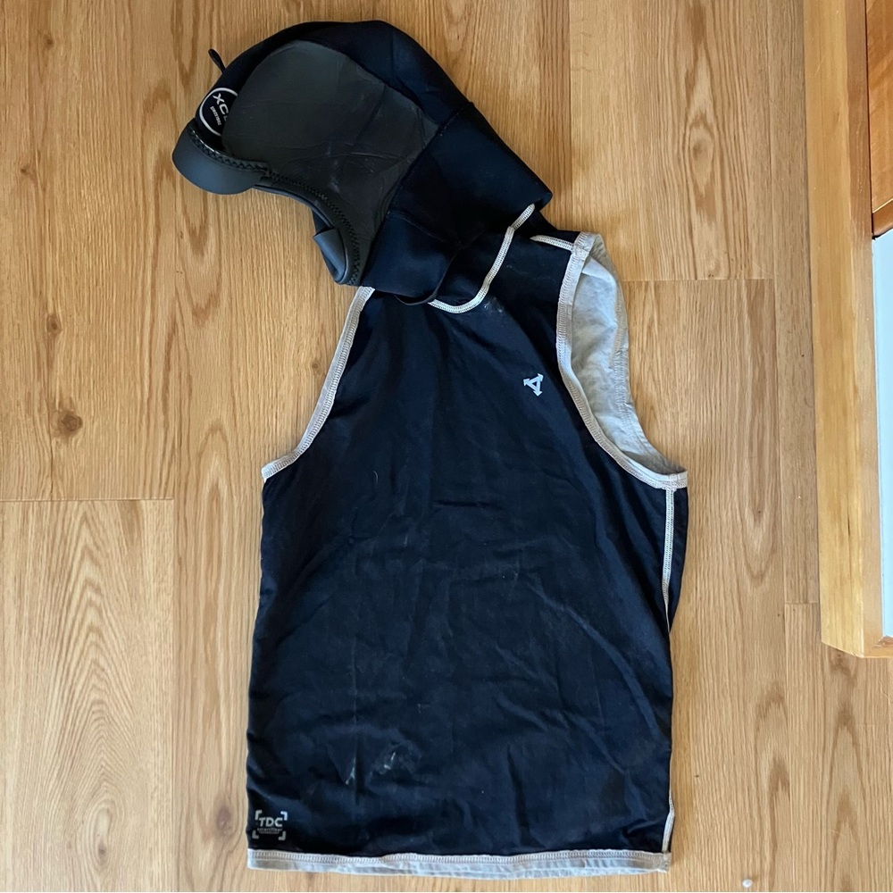 Wet suit hood with rash guard